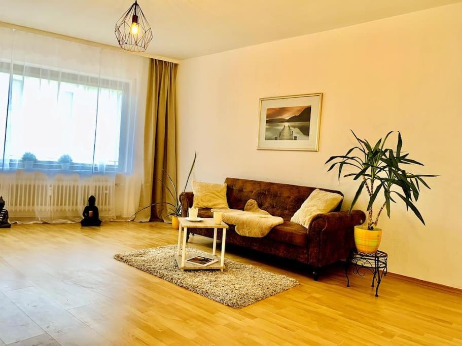 Schone, Gut Ausgestattete Wohnung Fur 1 Bis 4 Personen - Zentral Gelegen 바트엠스 외부 사진