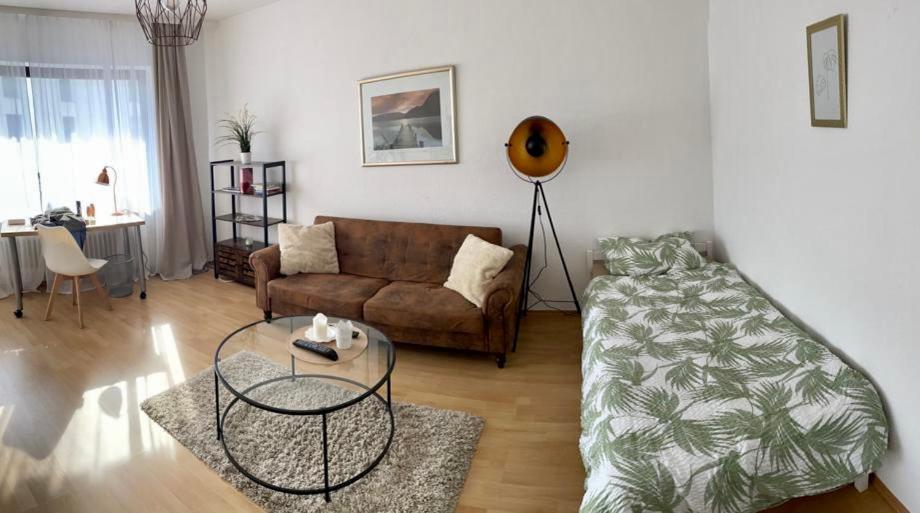 Schone, Gut Ausgestattete Wohnung Fur 1 Bis 4 Personen - Zentral Gelegen 바트엠스 외부 사진