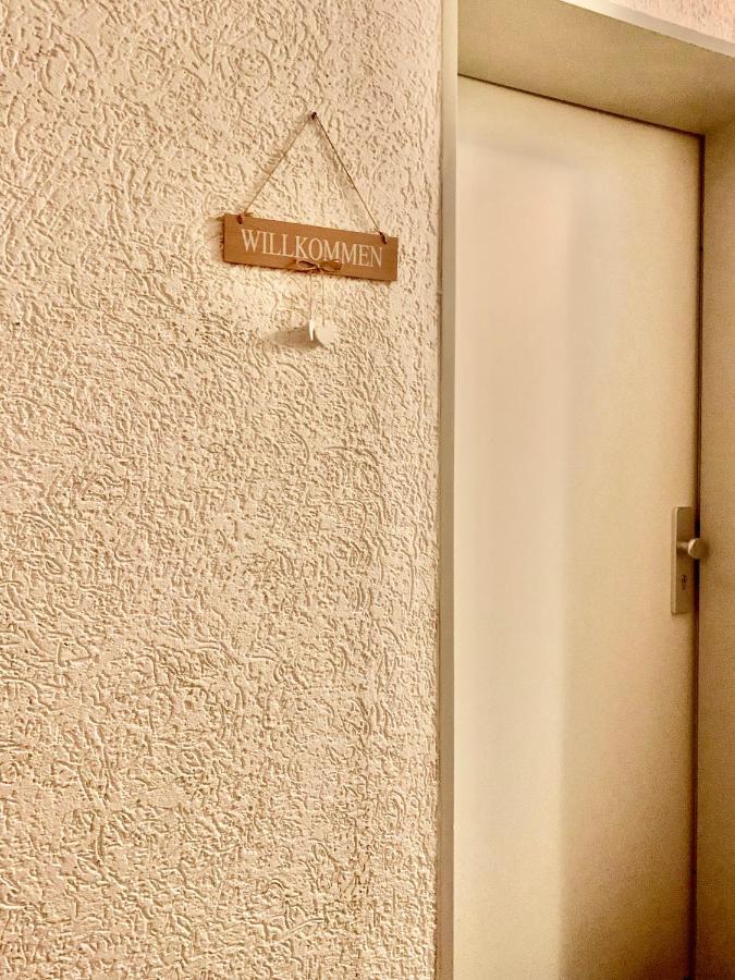 Schone, Gut Ausgestattete Wohnung Fur 1 Bis 4 Personen - Zentral Gelegen 바트엠스 외부 사진