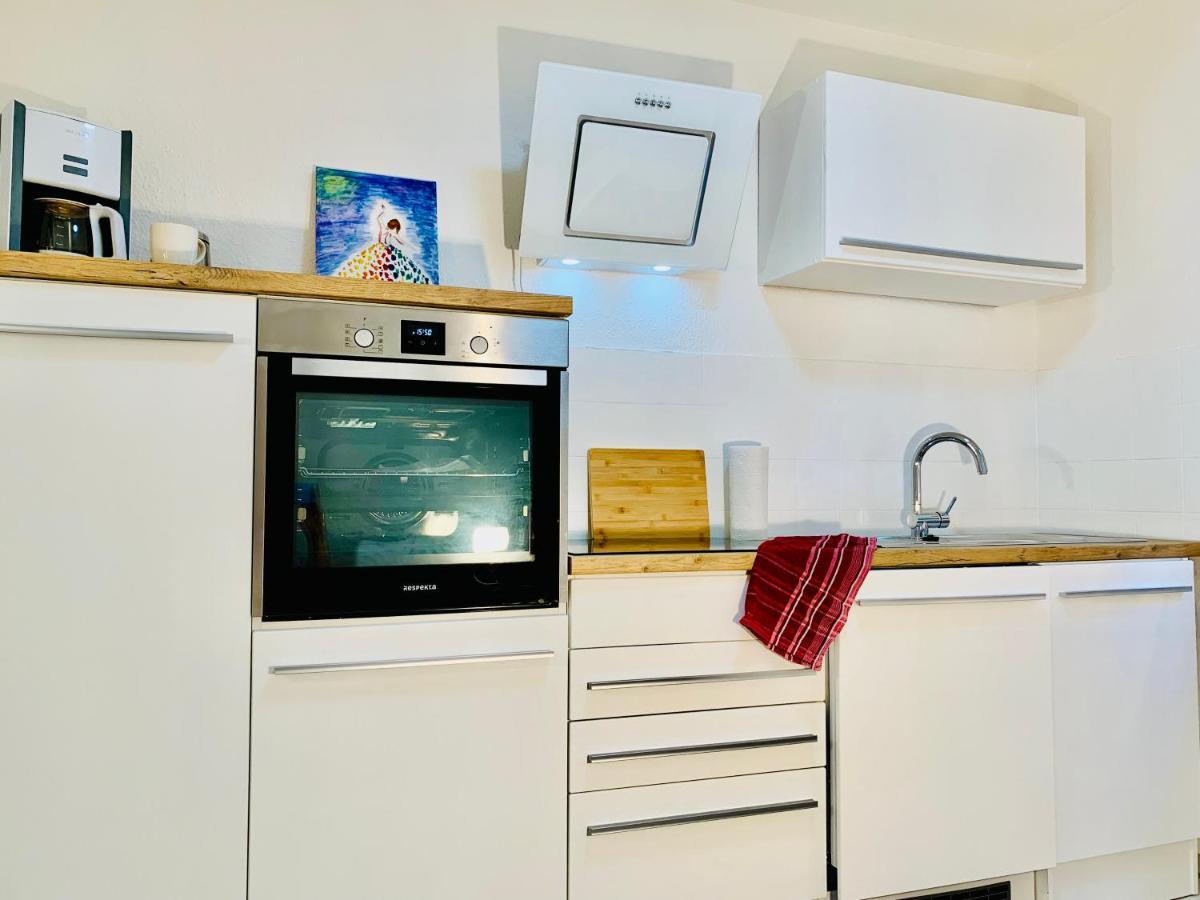 Schone, Gut Ausgestattete Wohnung Fur 1 Bis 4 Personen - Zentral Gelegen 바트엠스 외부 사진